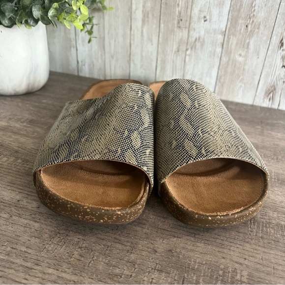 Clarks Unstructured Slide Sandals Snake Print NWOB 8.5 - Picture 2 of 6